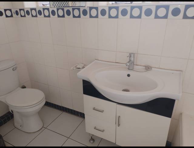 6 BEDROOM HOUSE FOR SALE IN SUNNYRIDGE